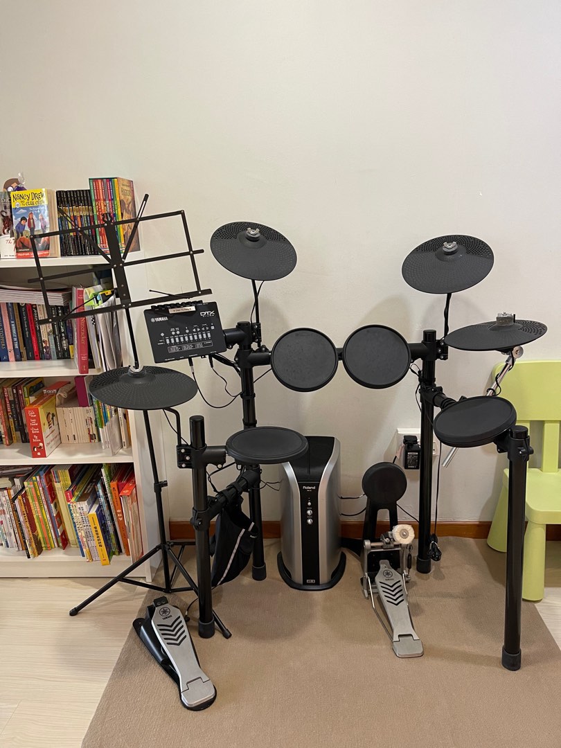 Yamaha electronic drum kit DTX452K and additional drum pad PCY95AT