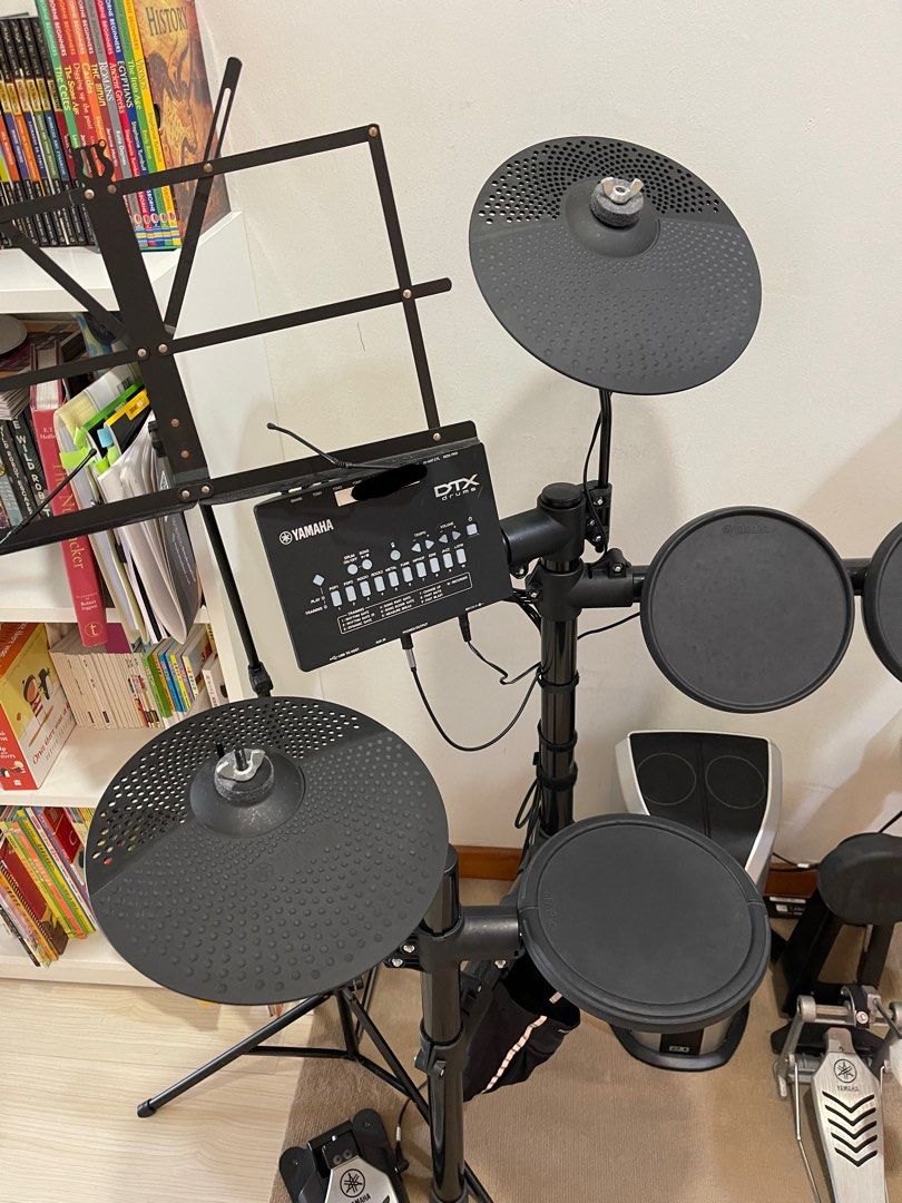 Yamaha electronic drum kit DTX452K and additional drum pad PCY95AT