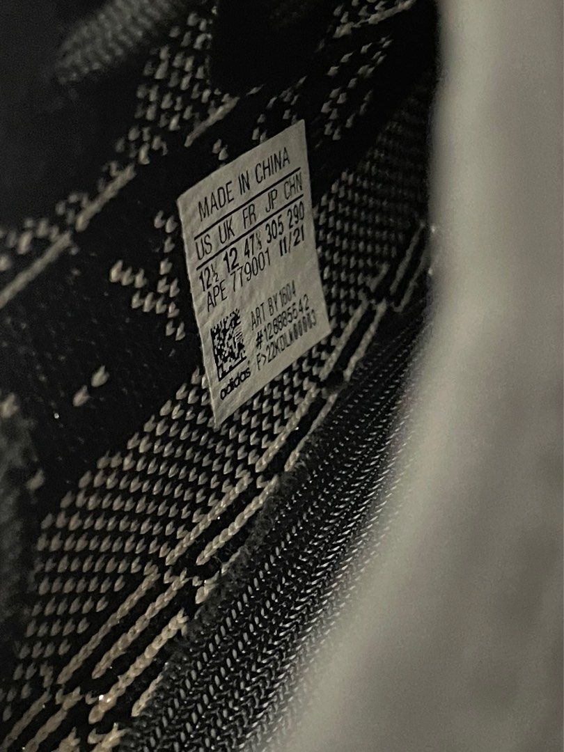 yeezy oreo tag