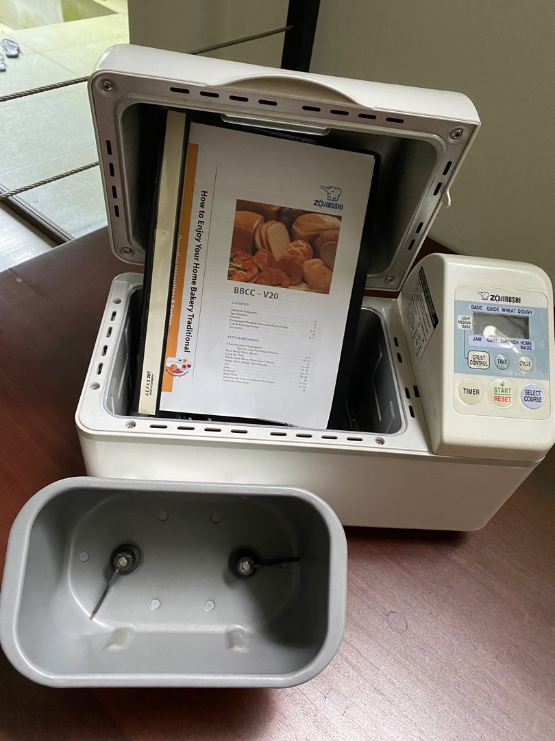 Zojirushi BBCC V20 Bread Machine (made in Korea), TV & Home