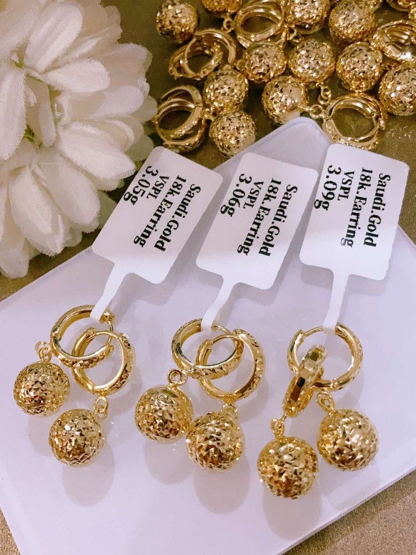 18k saudi gold earrings, Women's Fashion, Jewelry & Organizers