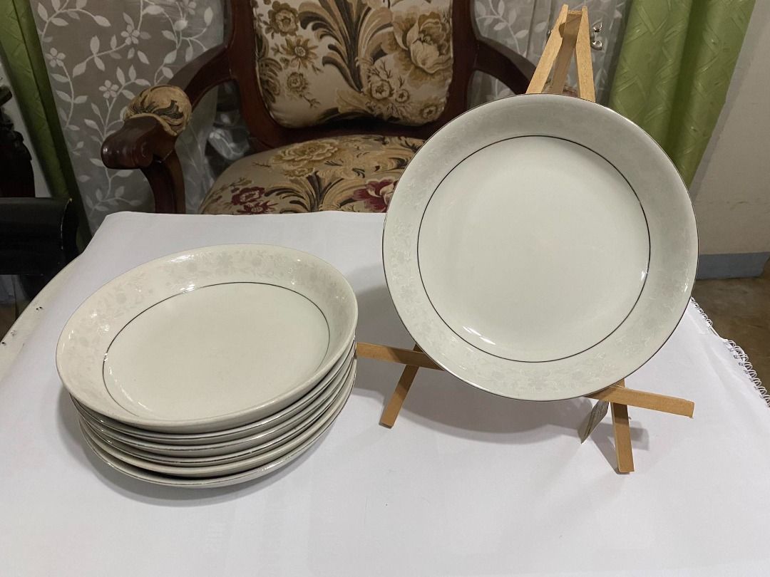 34-pc Dinnerware (Category: Dinnerware & Cutlery) located in Las Pinas. Submitted by milkydeclutter (Listing ID 1242807253, Image 3). Description: 34-pc Dinnerware Inclusions: Plate - 8 pcs Platito - 8 pcs Soup Bowl - 7 pcs Serving Bowl - 1 pc Teacup - 5 pcs Platito for teacup - 3 pcs Gravy Boat - 1 pc Big Serving plate - 1 pc - Thick quality - some were used and the rest were unused - Some pieces have minimal chips - Needs some cleaning - Person