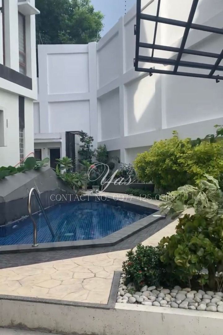 84 SQM 4BR TOWNHOUSE WITH ELEVATOR IN QUIAPO MANILA NEAR RECTO