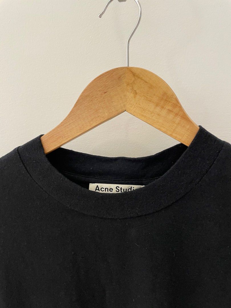 Acne Studios Back Logo T-Shirt, 名牌, 服裝- Carousell