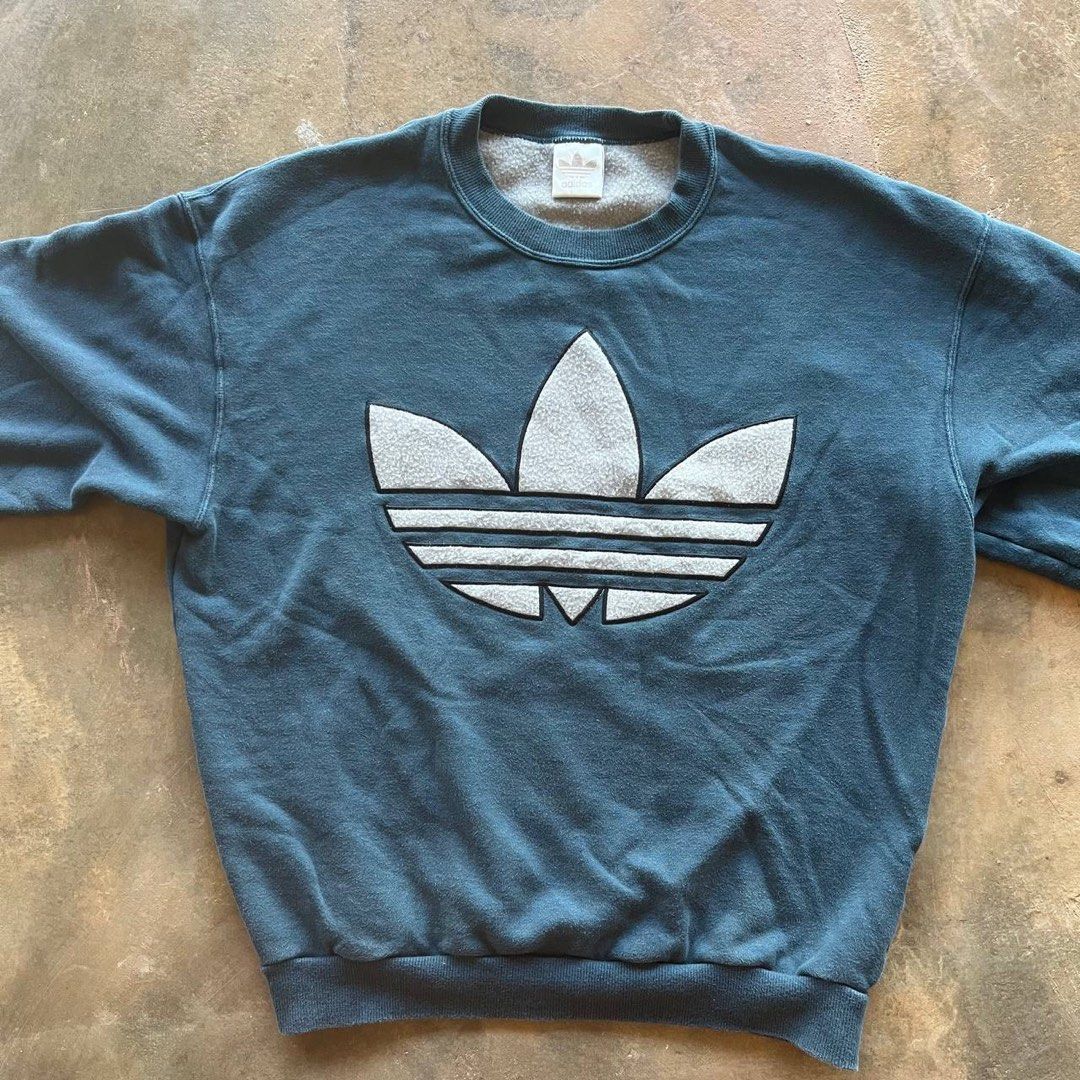 Old adidas deals sweatshirt