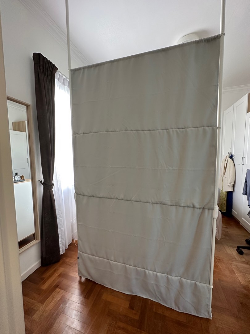 Adjustable room divider bought in Jan!, Furniture & Home Living