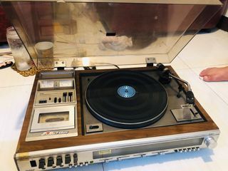 Aiwa af 5050 1977 model vintage vinyl cassette and radio player 3 in 1