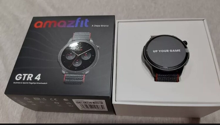 Amazfit GTR4 智慧手錶, 名牌精品, 精品手錶在旋轉拍賣