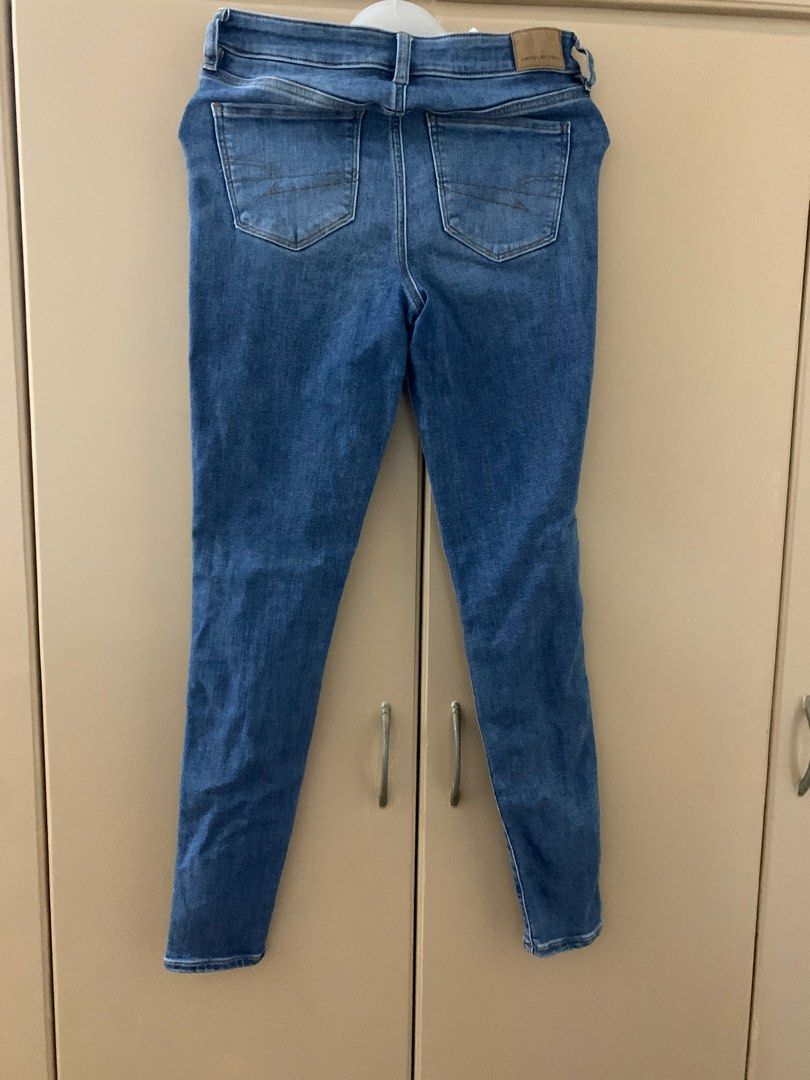 American Eagle Pants, Women's Fashion, Bottoms, Jeans on Carousell