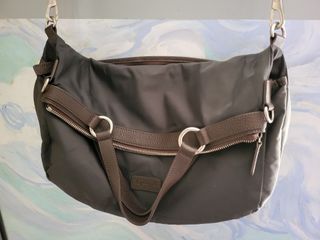 （分類：）位於 。 由 edithip.boto 提交（商品編號 1242754072，圖片 1）。簡介： 。