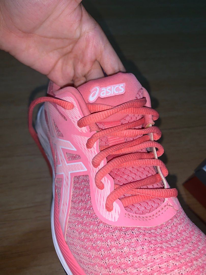 asics white running shoes