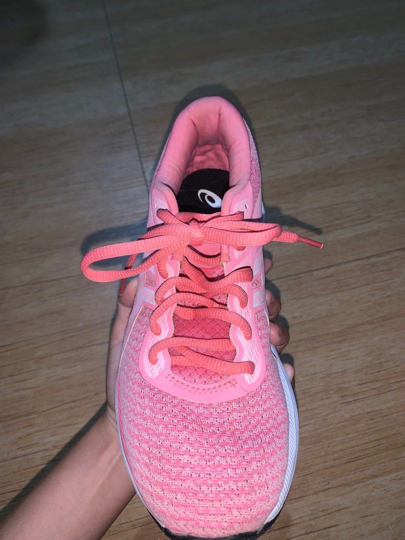 asics white running shoes