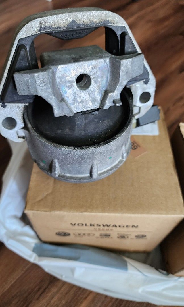 audi-a6-engine-mount-and-gearbox-mount-car-accessories-accessories-on