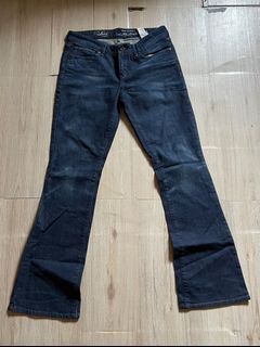 authentic vintage LEVI'S low waist rise flare dark wash denim jeans
