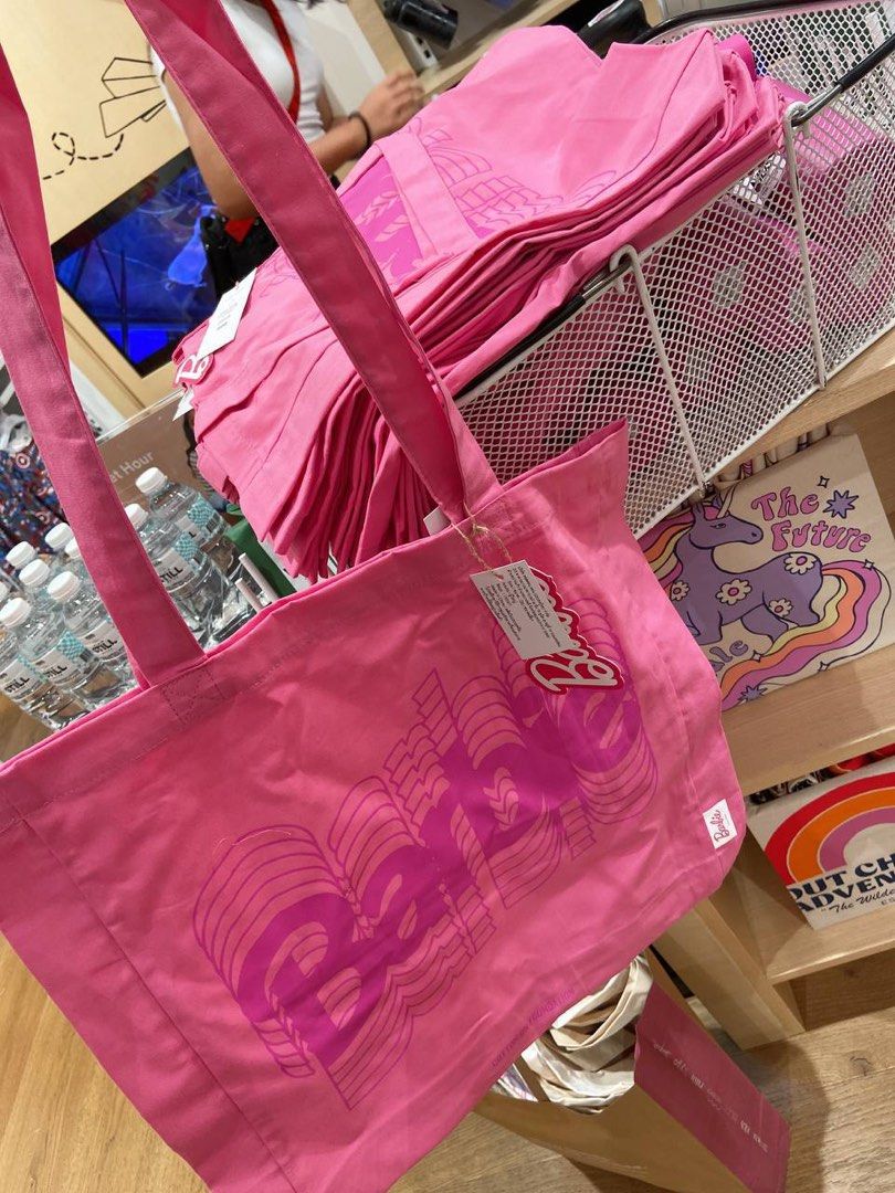 EVERYDAY TOTE BARBIE