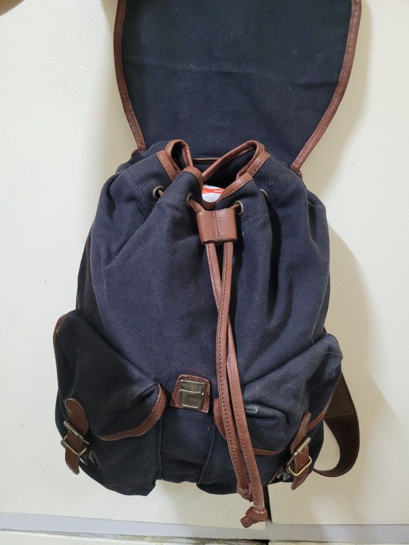 BEANPOLE BACKPACK in leather and thick canvas casual backpack, college backpack (Category: Backpacks) located in Caloocan City. Submitted by starbucksph (Listing ID 1242816314, Image 3). Description: authentic BEANPOLE BACKPACK in leather and thick canvas fits school books school bag college bag.