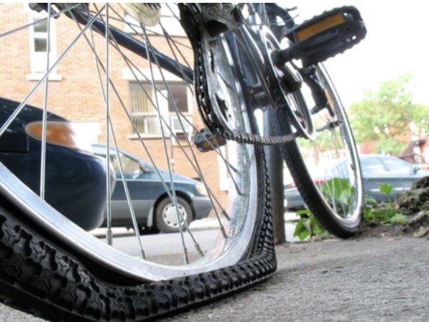 Bicycle flat tyre at Clementi area Sports Equipment Bicycles Parts Parts Accessories on Carousell