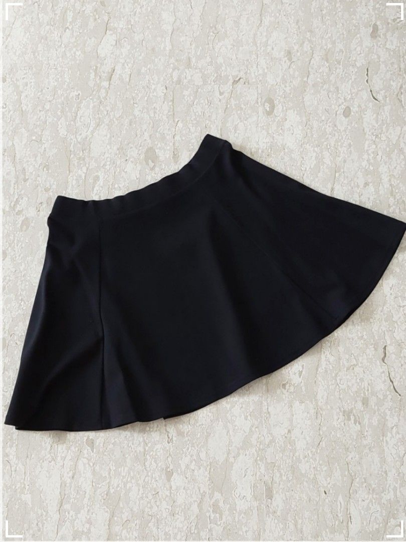 Black skater skirt with zip deals back