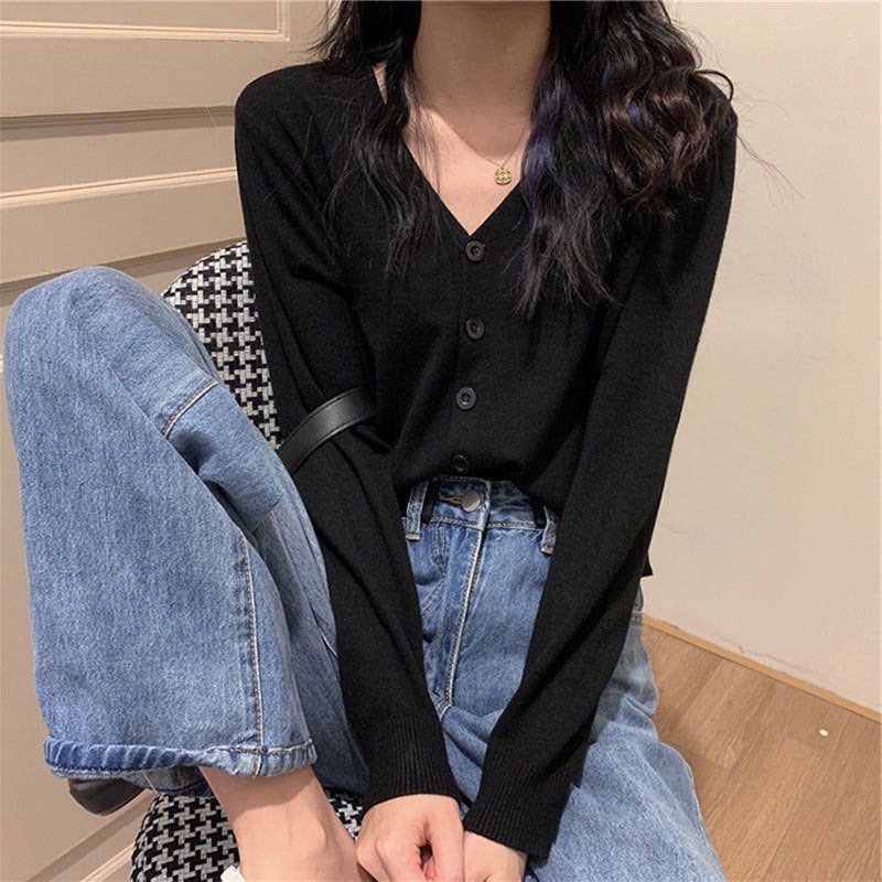 Black cardigan sales outfits tumblr