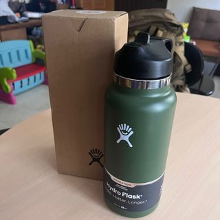 Brand new Hydro Flask 32oz wide mouth with Straw lid (olive)