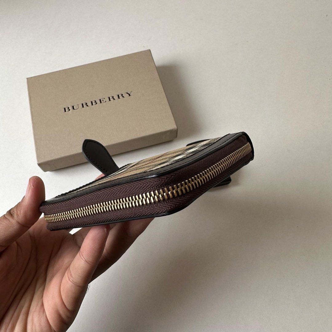 Burberry mens zipper wallet 2025