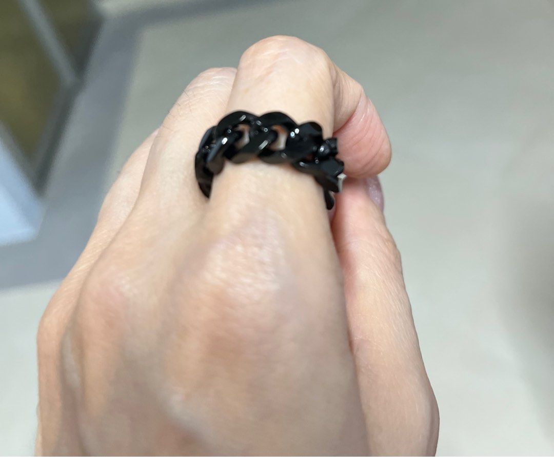 Chain rings jewelry shop