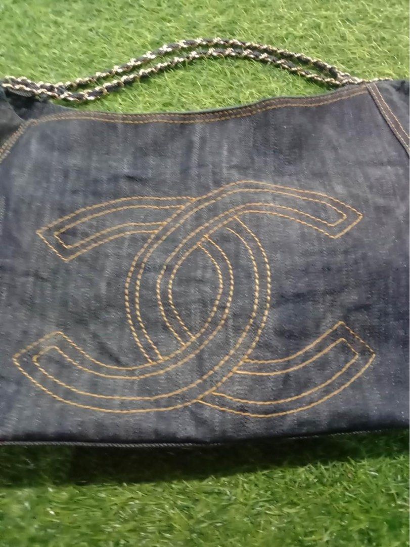 Chanel denim hobo bag (Category: Luxury Bags & Wallets) located in Butuan. Submitted by natalday (Listing ID 1242764304, Image 1). Description: large size.