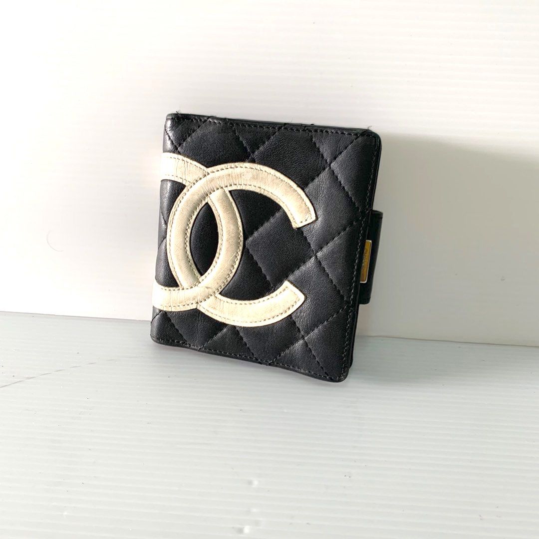 Chanel shoulder bag size 21x13x8cm, Luxury, Bags & Wallets on