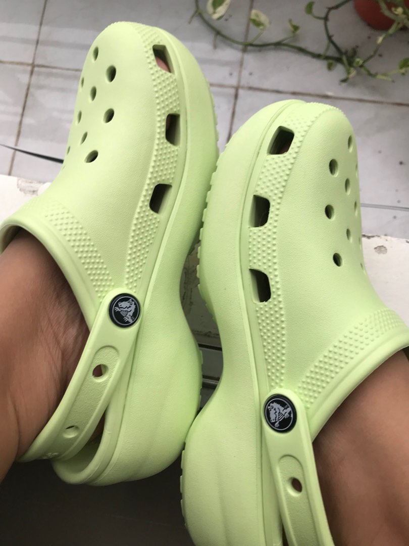Crocs Platform Clog in Celery, Women's Fashion, Footwear, Slippers and
