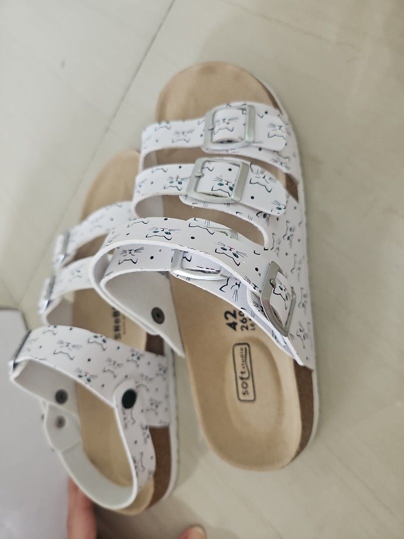 Black white Cute cat design sandals 2 wearing method