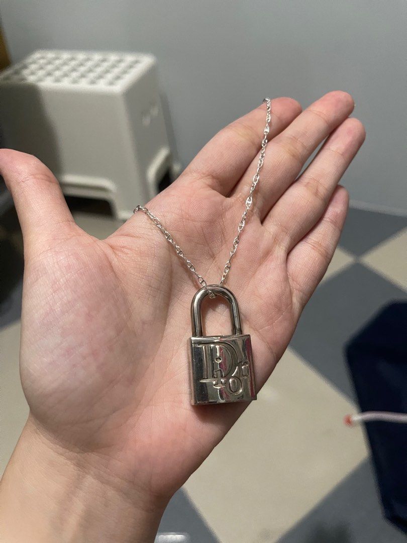 Dior lock chain necklace discount