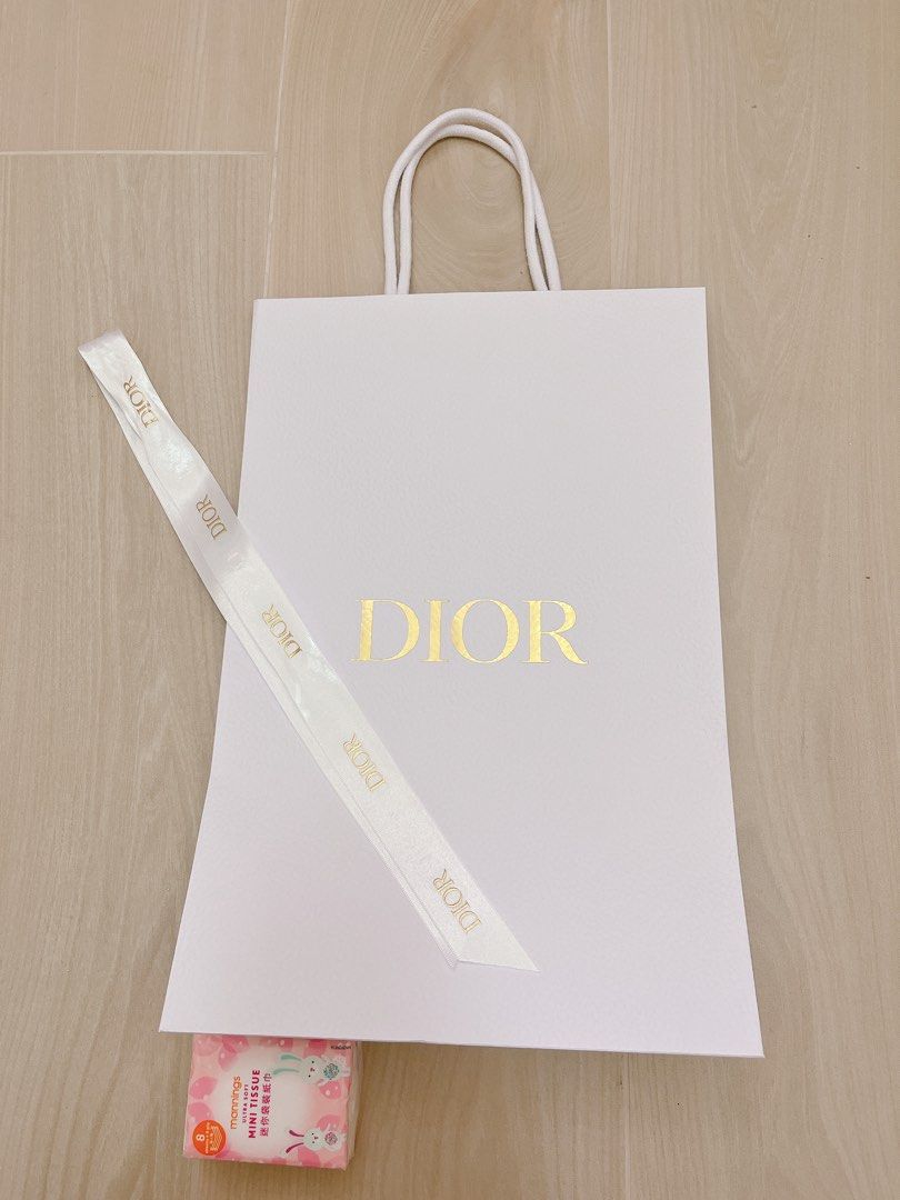 Dior 中size紙袋連絲帶, 名牌, 手袋及銀包- Carousell