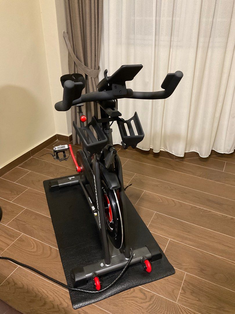 Discounted Schwinn IC8 800IC Indoor Bike Sports Equipment