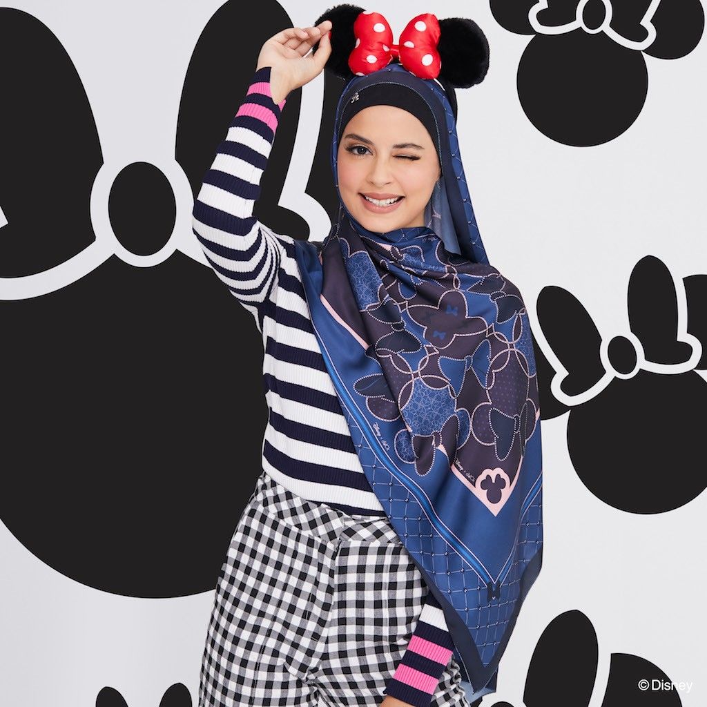 Mickey mouse fashion best sale scarf