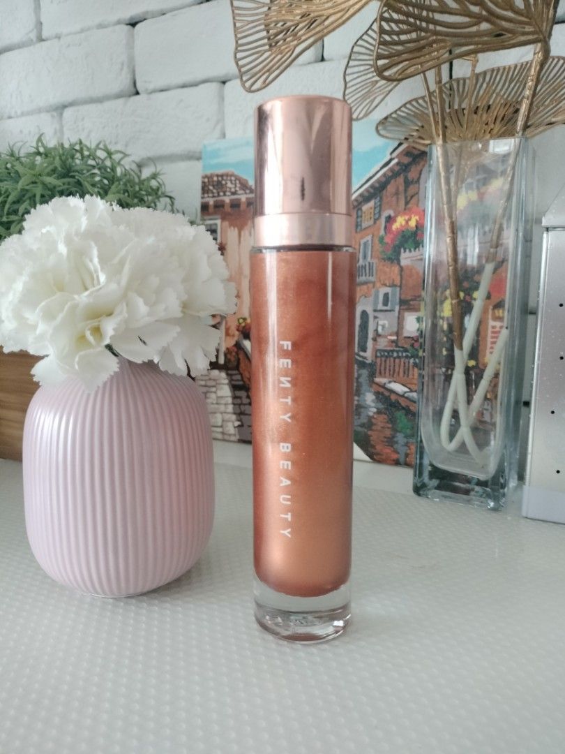 Body Glow Body Lava Fenty Beauty Fenty Beauty By Rihanna Body Lava Body  Luminizer Who Needs - Main Image