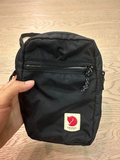 （分類：）位於 。 由 tieltheend 提交（商品編號 1242868101，圖片 1）。簡介： 。
