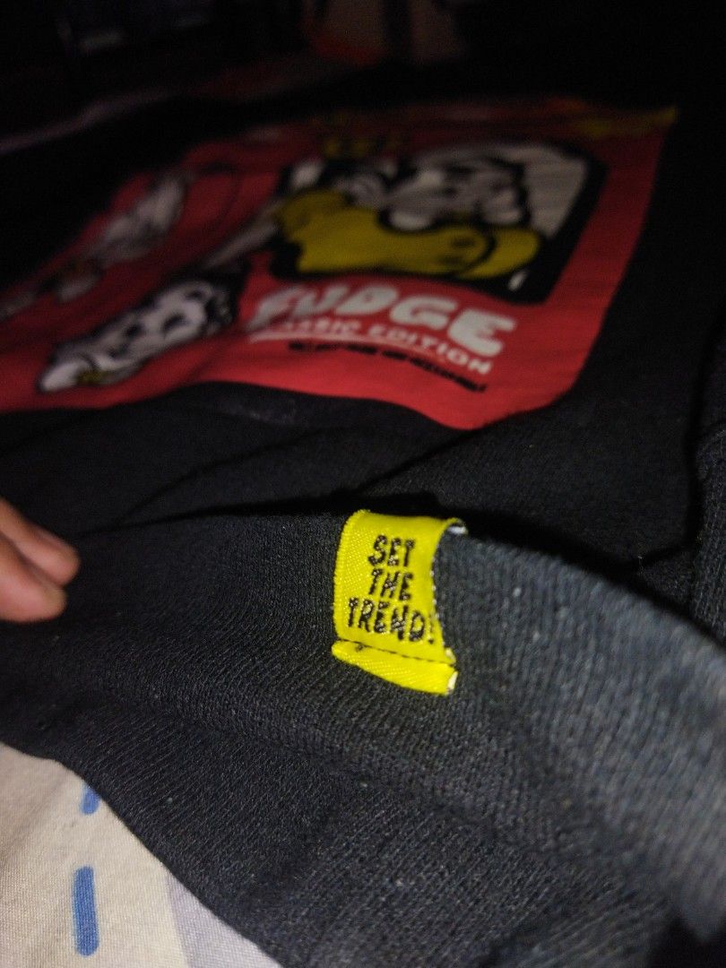 Gnarly! 2014 Longsleeve (Category: Hoodies) located in Makati City. Submitted by crilly (Listing ID 1242891662, Image 3). Description: GNARLY '14 L: 22 W: 17.5 SIZE: SMALL PRICE: 749PHP (FIRM).