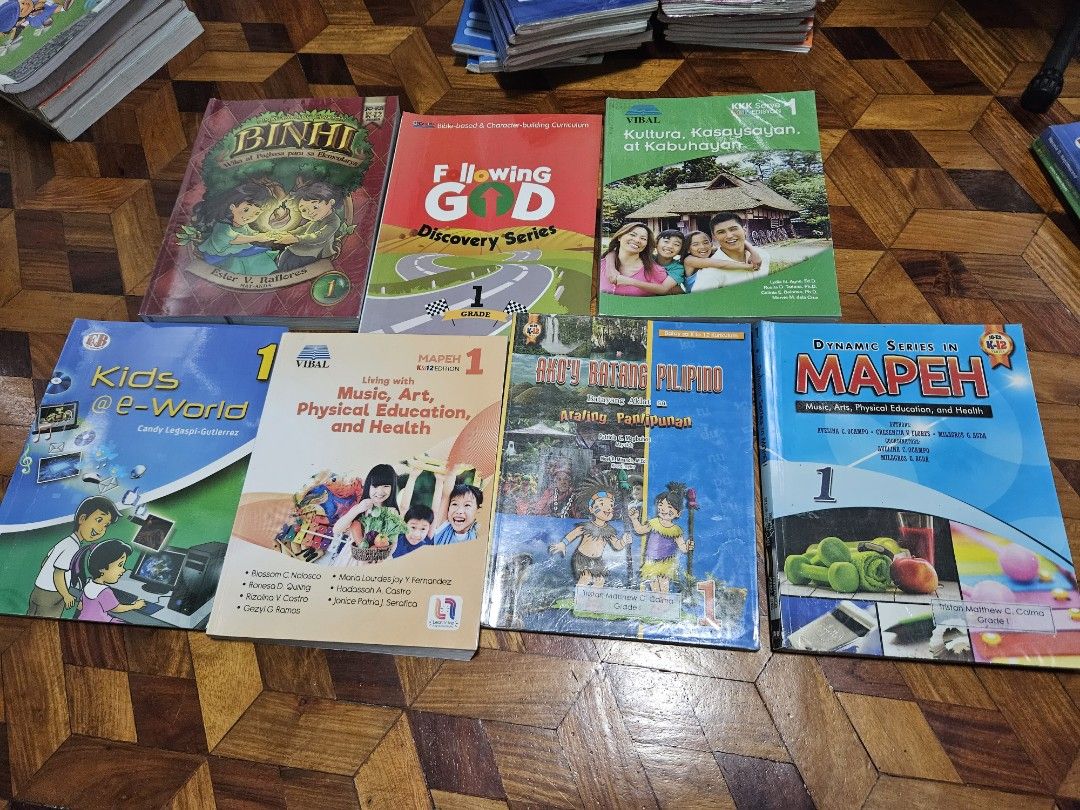 Grade 1 books, Hobbies & Toys, Books & Magazines, Textbooks on Carousell