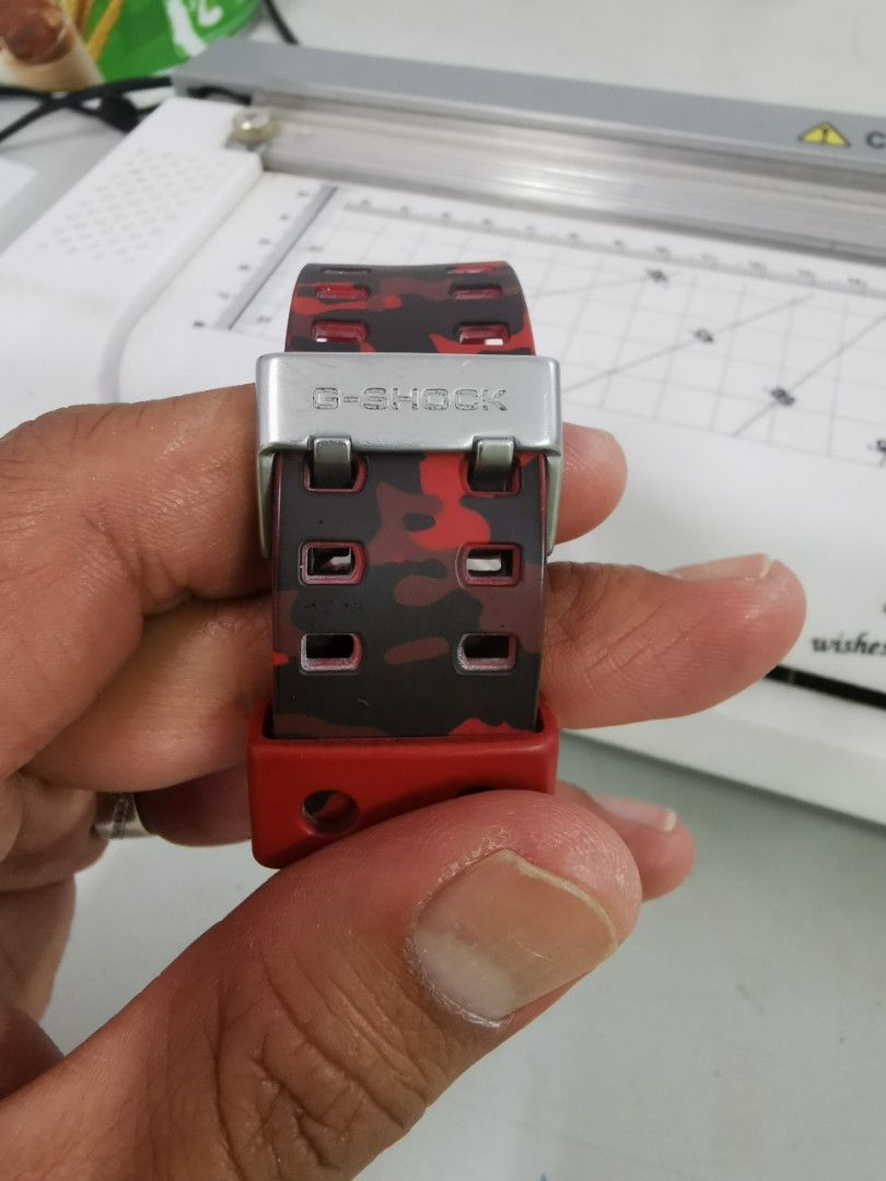 G shock red best sale camouflage watch