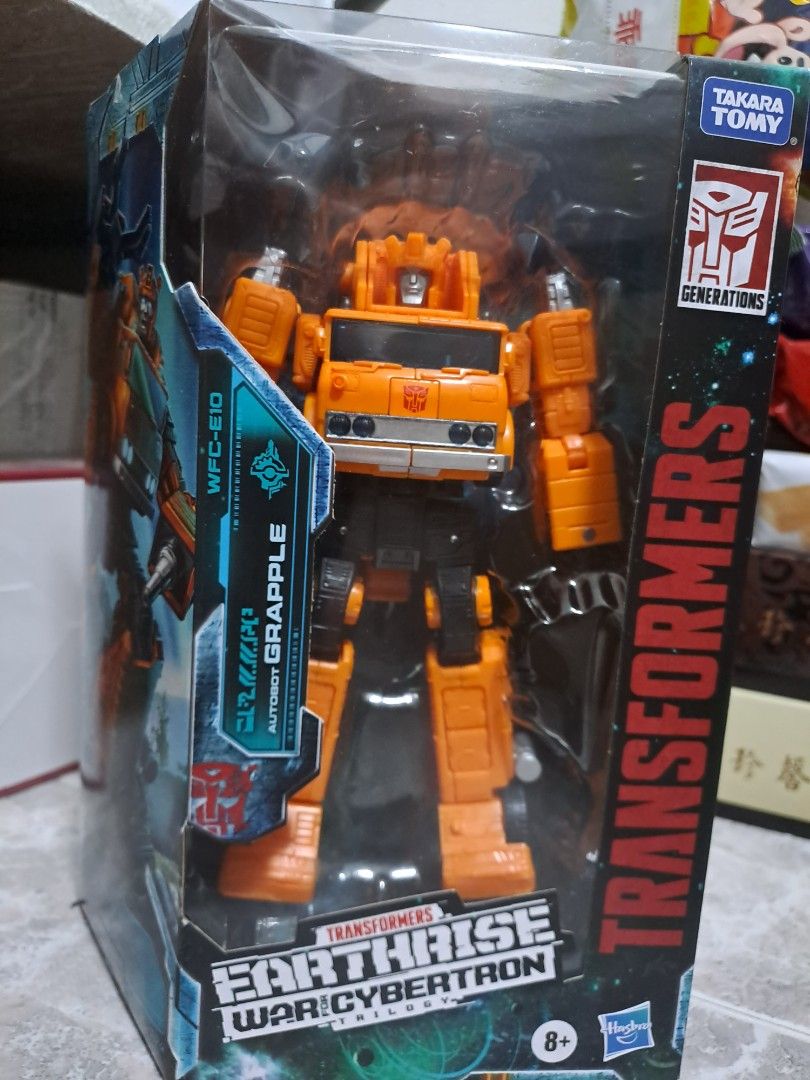 Hasbro Transformers Earthrise Autobot Grapple Voyager, Hobbies & Toys