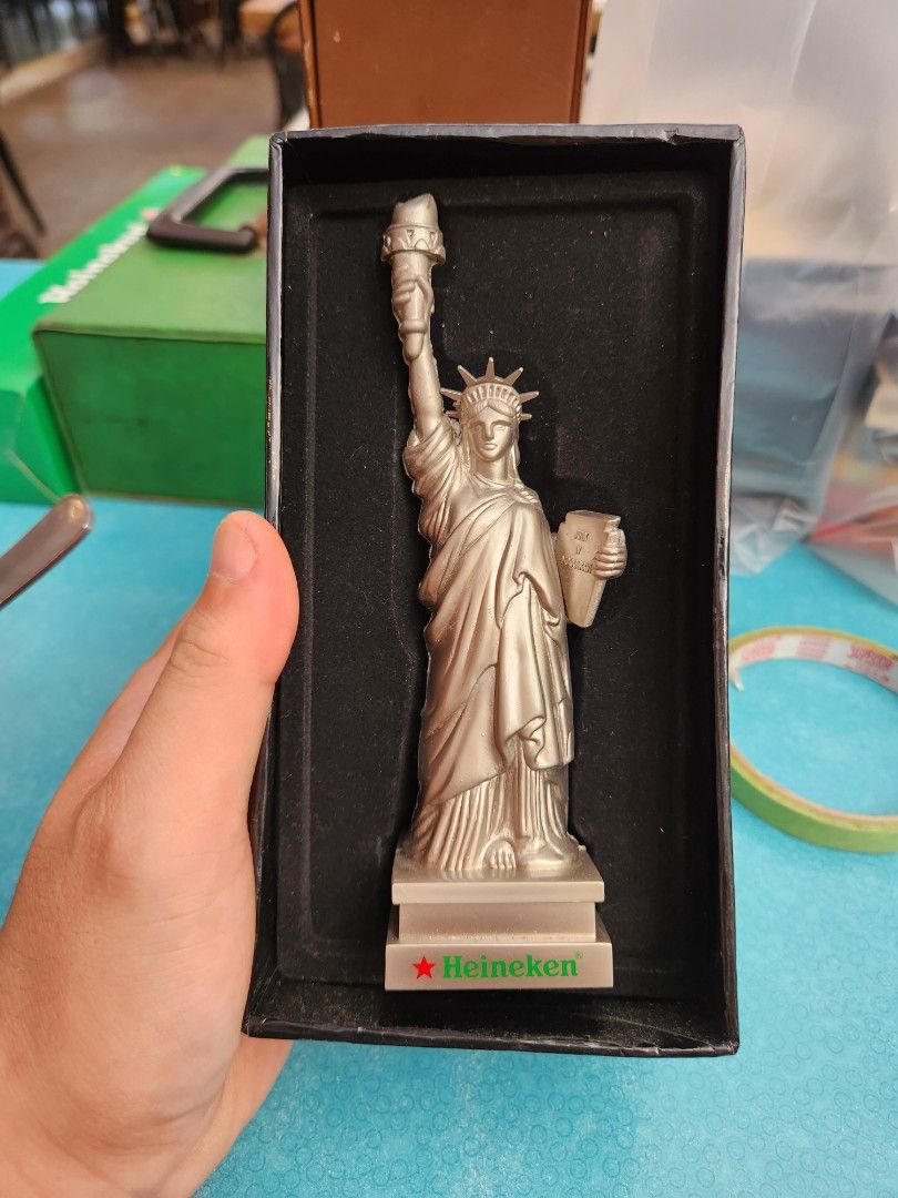 Heineken Statue of Liberty Lighter, Hobbies & Toys, Memorabilia &  Collectibles, Vintage Collectibles on Carousell