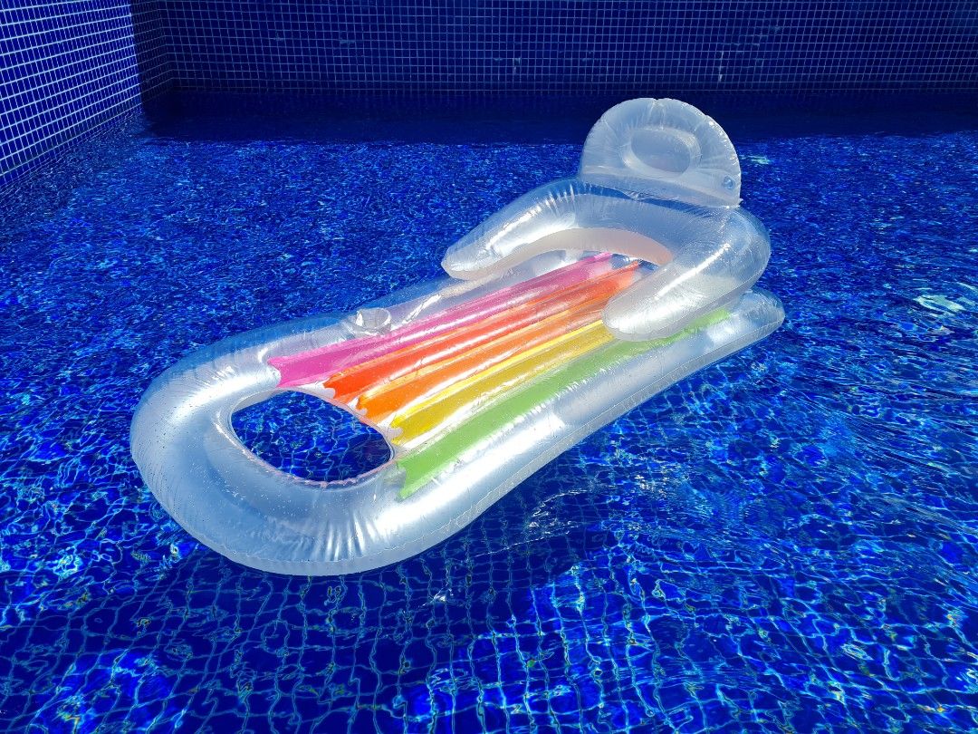 Intex inflatable king pool lounge with headrest and cup holder, Hobbies