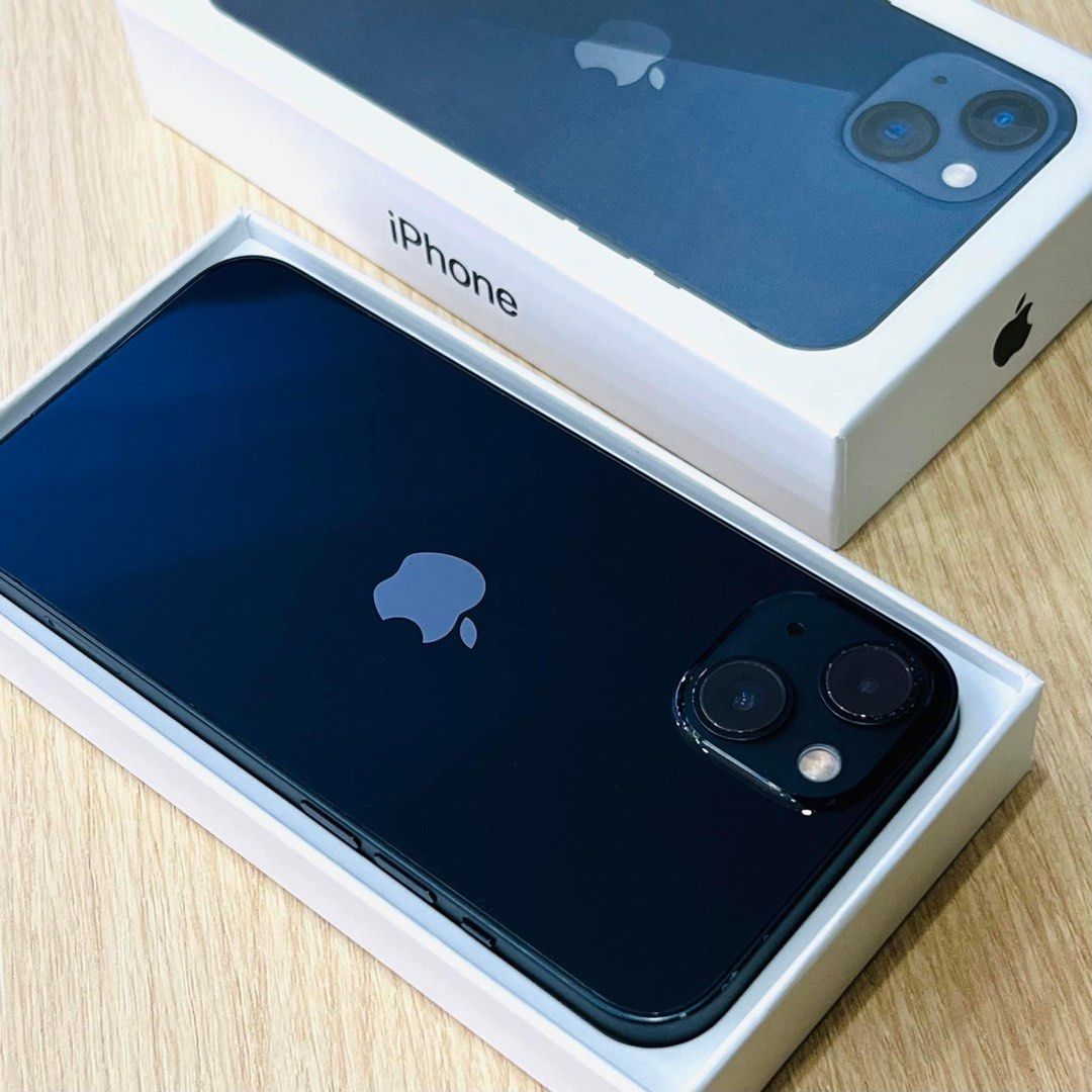 iPhone 13 128gb (Category: iPhone 13 Series) located in Manila. Submitted by TekiCashGadgetsph (Listing ID 1242741740, Image 2). Description: (FU) Openline any sim work - Original IPhone not fake Cord and box only 2ndhand (slightly used) Good as new not abused! Presentable •Original Lcd • no issue hidden issues • no apple id / iCloud id • Good batthealth • Good cam front/back • Good Performance • Good face id • Good use / plug & play ! • True-ton