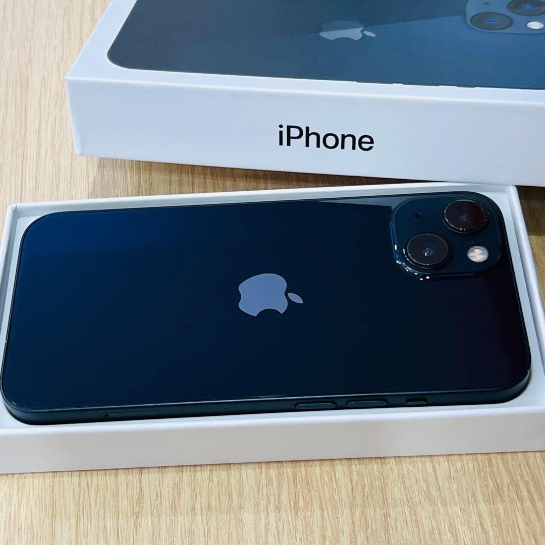 iPhone 13 128gb (Category: iPhone 13 Series) located in Manila. Submitted by TekiCashGadgetsph (Listing ID 1242741740, Image 3). Description: (FU) Openline any sim work - Original IPhone not fake Cord and box only 2ndhand (slightly used) Good as new not abused! Presentable •Original Lcd • no issue hidden issues • no apple id / iCloud id • Good batthealth • Good cam front/back • Good Performance • Good face id • Good use / plug & play ! • True-ton