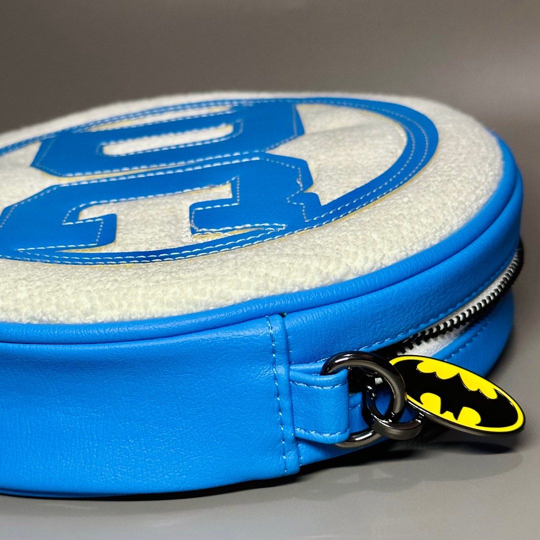 Japan Exclusive Loungefly DC Comics Crossbody Bag DC Logo 21cm x 21cm