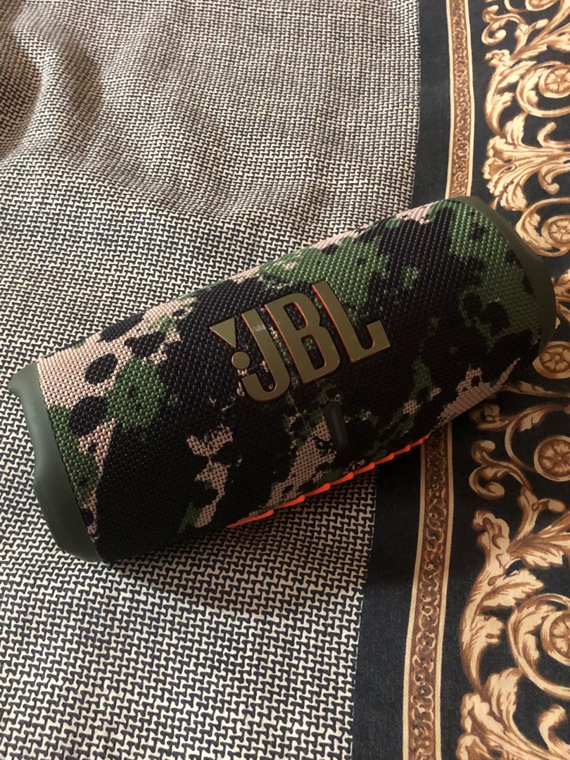Jbl charge camo sales