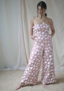 (Category: ) located in . Submitted by mcl.closet (Listing ID 1242769832, Image 1). Description: .