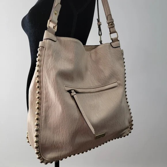 Jessica Simpson Sling bag/ shoulder bag, Women's Fashion, Bags & Wallets,  Shoulder Bags on Carousell