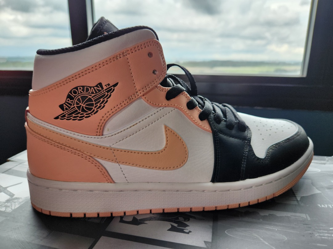arctic orange black toe jordan 1