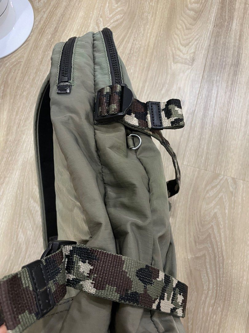 Kipling backpack (Category: Backpacks) located in Singapore. Submitted by hh0255 (Listing ID 1242854109, Image 5). Description: Retail price: SGD 189 Functional, durable and light backpack Can fit in maximum 17 inch laptop.